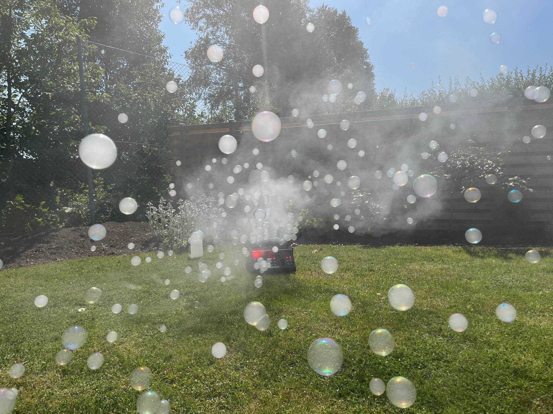 Barnkalaspaket – Musik, bubblor & färgsprakande ljus  bild 2