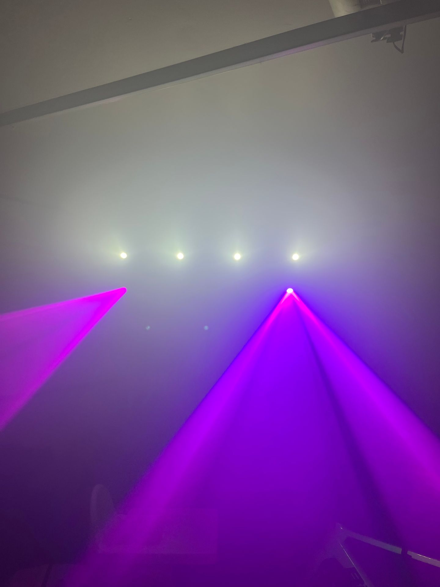 GigBAR Move+ ILS – Allt-i-ett-ljuseffekt för fest, scen & bröllop bild 2